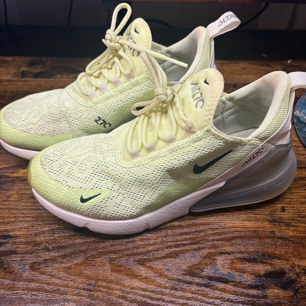 Nike Air Max 270 Women's Sneakers - Light Green - Picture 2 of 4